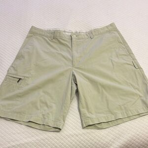 Men’s Greg Norman for Tasso Elba Ran Cargo Golf Shorts. Waist 38”